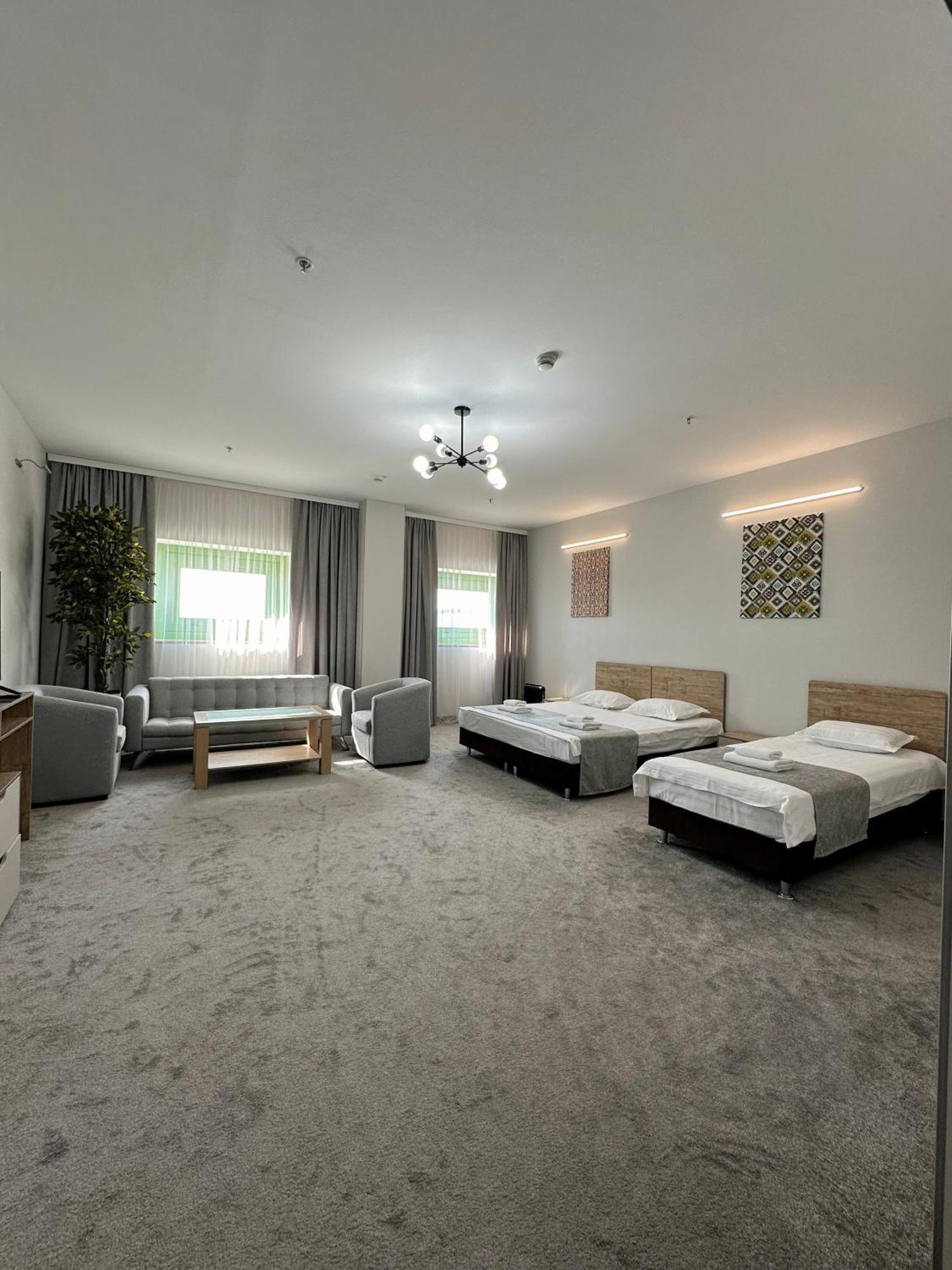 Port Inn Hotel Астана Екстер'єр фото